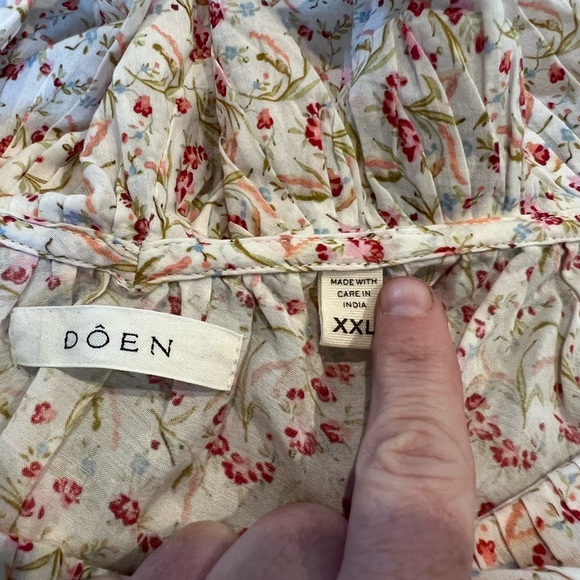 Doen Cream Ruffled Puff Sleeve Blouse - Picture 4 of 11